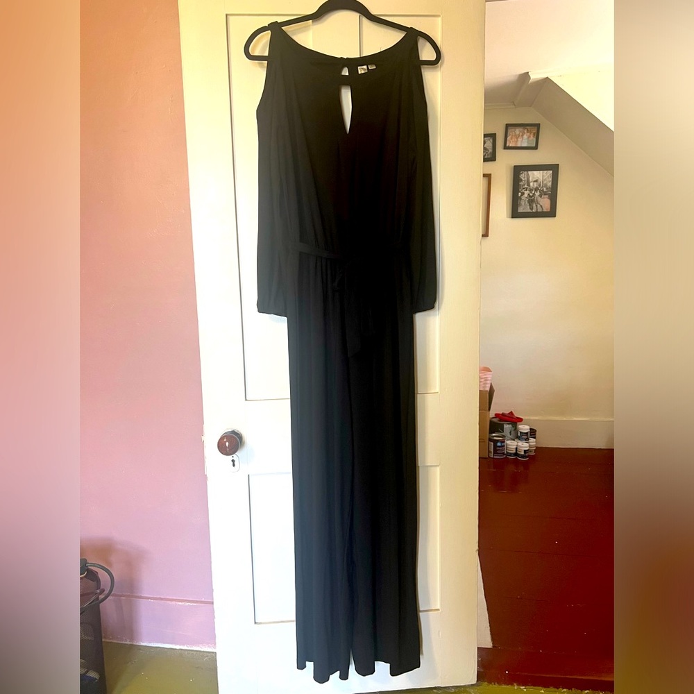 Cold shoulder belted jumpsuit with keyhole detail